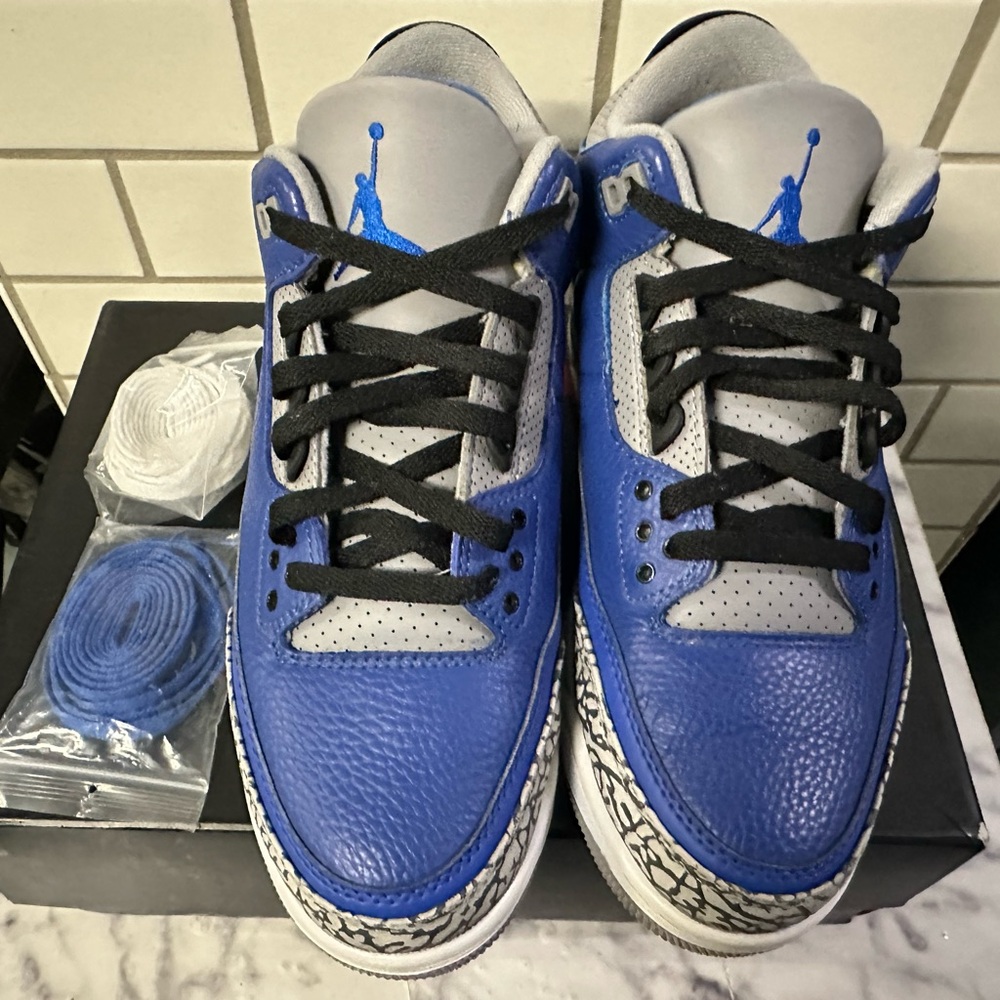 Retro Jordan 3 Royal